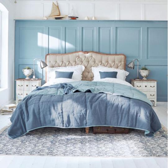 bezs vaszon karpitos country franciaagy agy provanszi skandinav romantikus vintage videki fakeretes steppelt tuzott karpitozott haloszoba butor.jpg